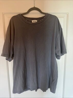 Distressed Elwood Organic Cotton Washed Gray Crewneck T-Shirt
